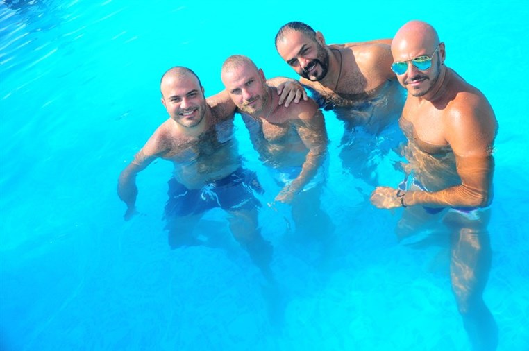 Cyan Sunday Club Lets Carnival